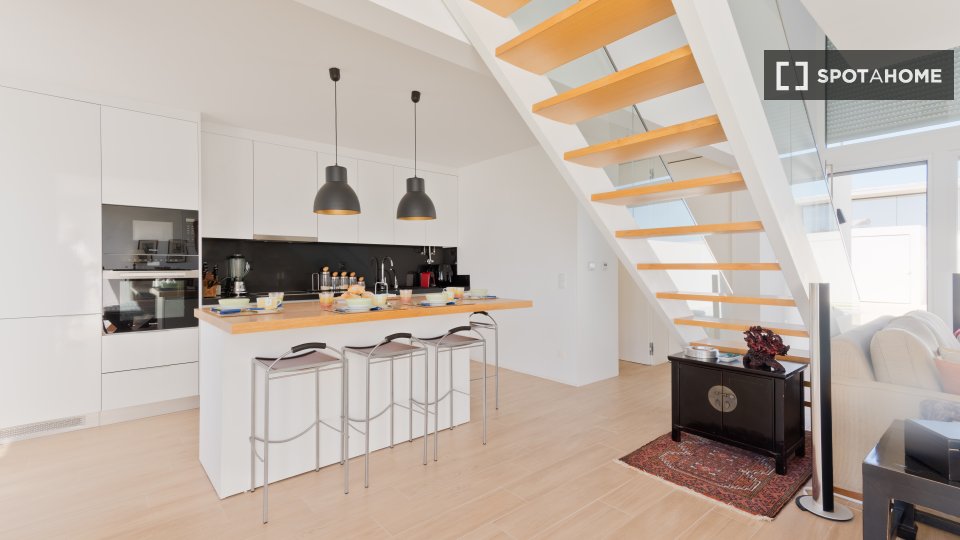 Apartment Lisbon, 2 beds, 147m² — photo 15