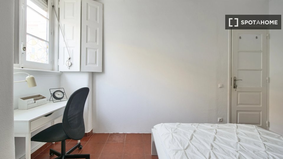 Double room Lisbon, 4 beds — photo 5