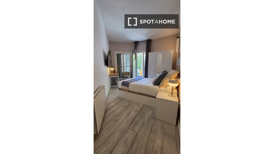 Double room Barcelona, 6 beds, 180m² — photo 6
