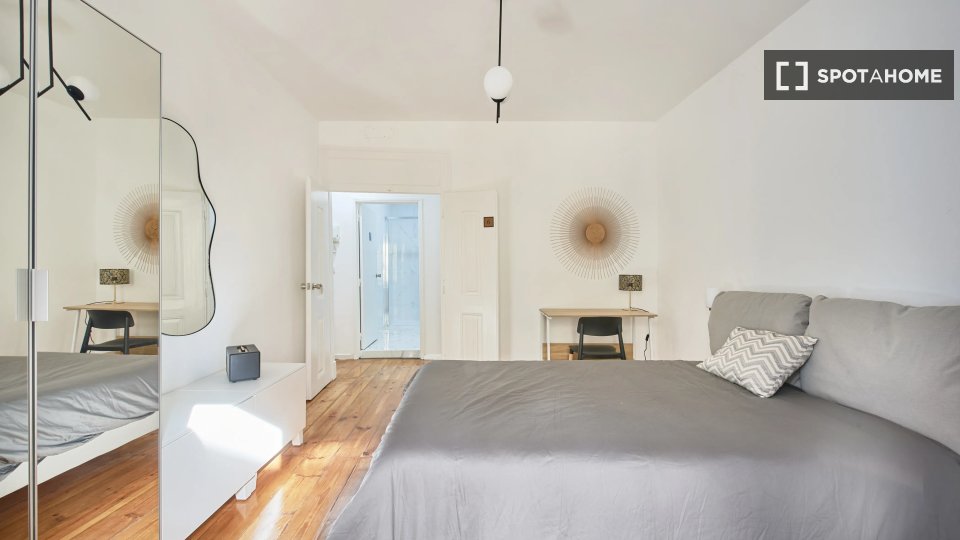Double room Lisbon, 8 beds — photo 2