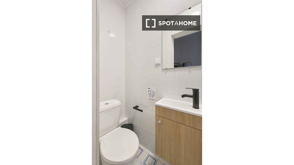Double room Lisbon, 7 beds — photo 35