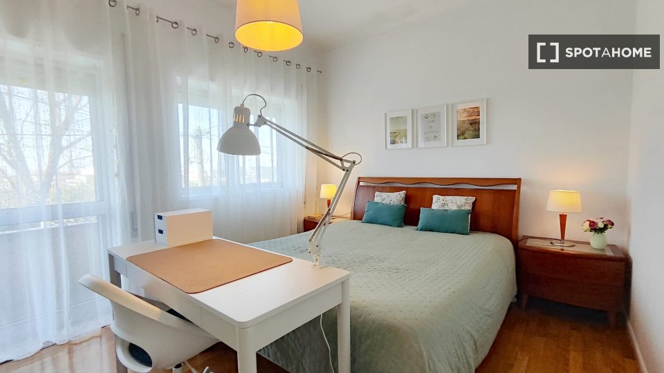 Double room Porto, 3 beds, 149m² — photo 24