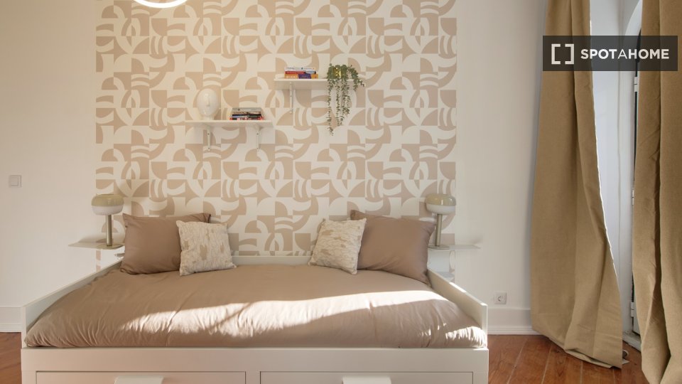 Double room Lisbon, 8 beds — photo 2