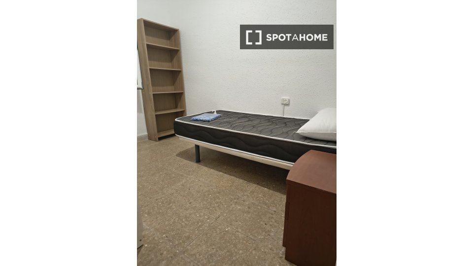 Double room Barcelona, 4 beds — photo 20