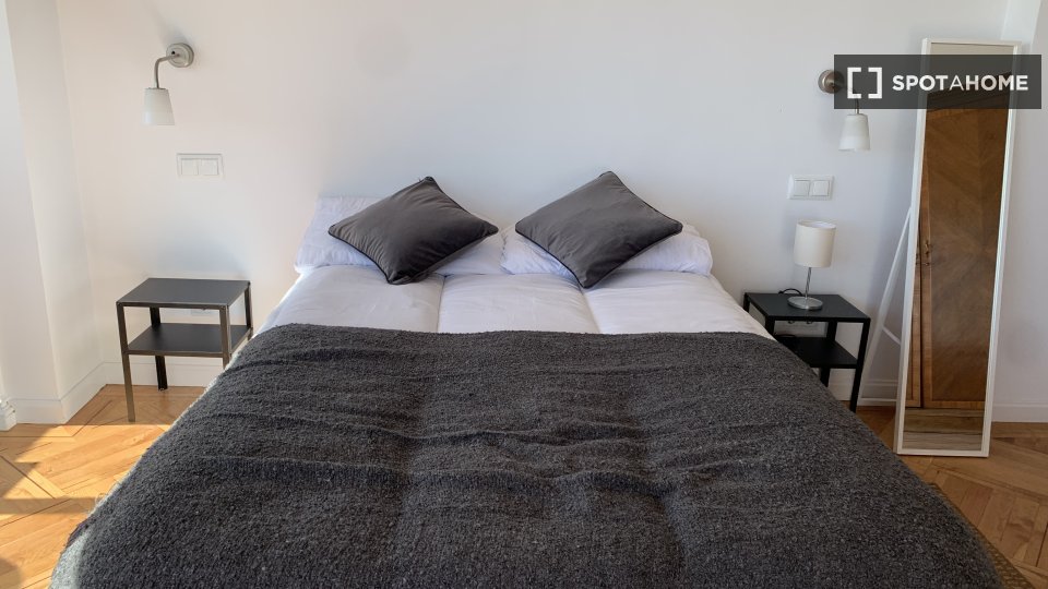 Double room Madrid, 6 beds — photo 7