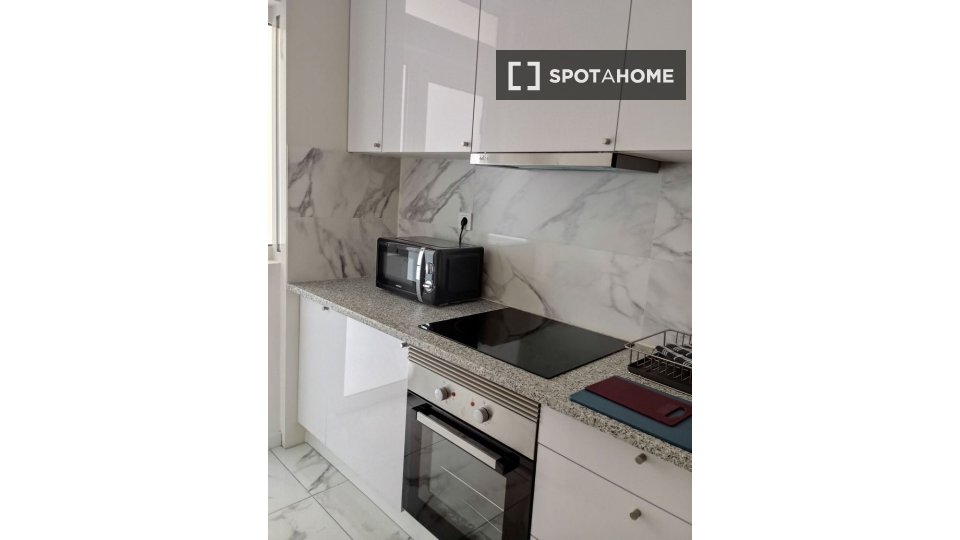 Double room Porto, 5 beds, 170m² — photo 2