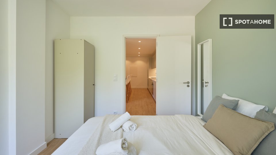 Double room Lisbon, 4 beds — photo 10