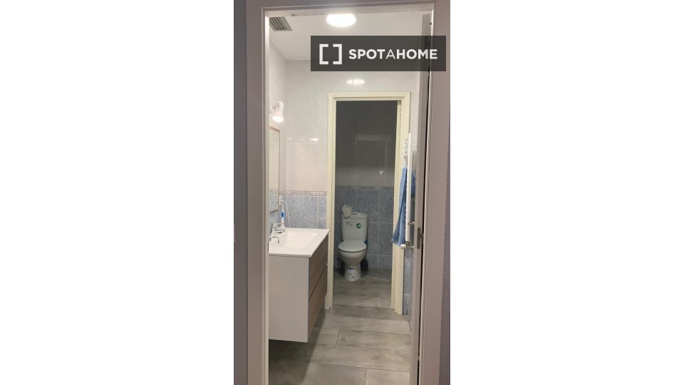 Double room Madrid, 9 beds — photo 8