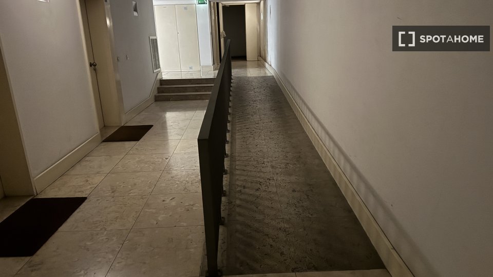 Apartment Lisbon, 1 bed — photo 17