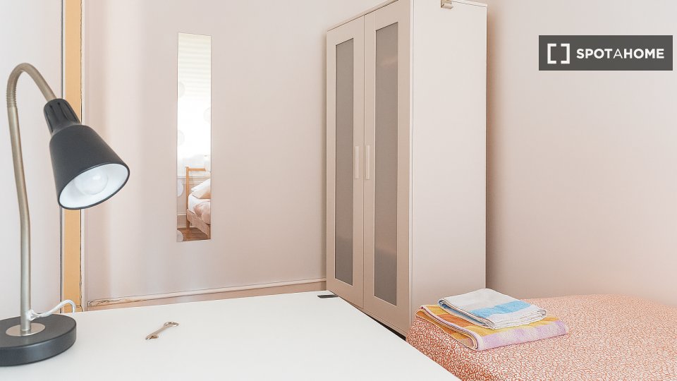 Double room Lisbon, 7 beds — photo 36