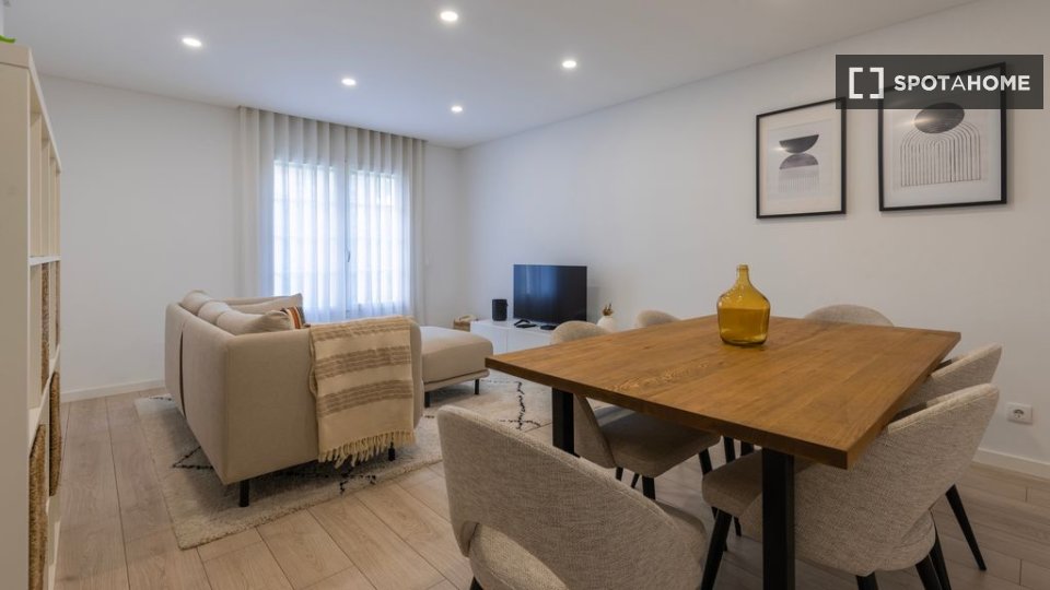 Apartment Lisbon, 2 beds — photo 15