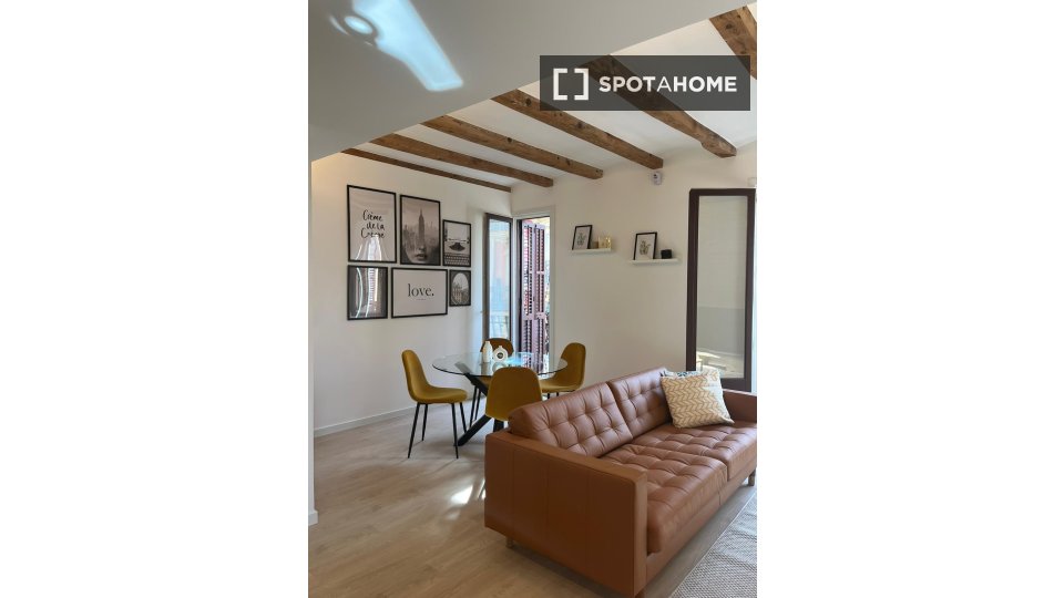 Apartment Barcelona, 2 beds, 74m² — photo 5