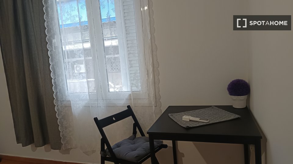 Double room Athens, 4 beds, 97m² — photo 15