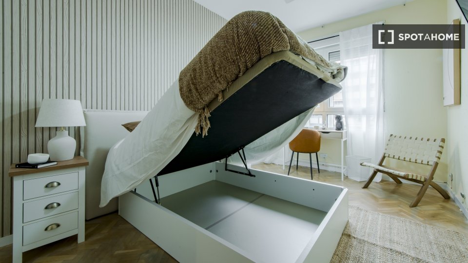 Double room Madrid, 11 beds, 250m² — photo 7