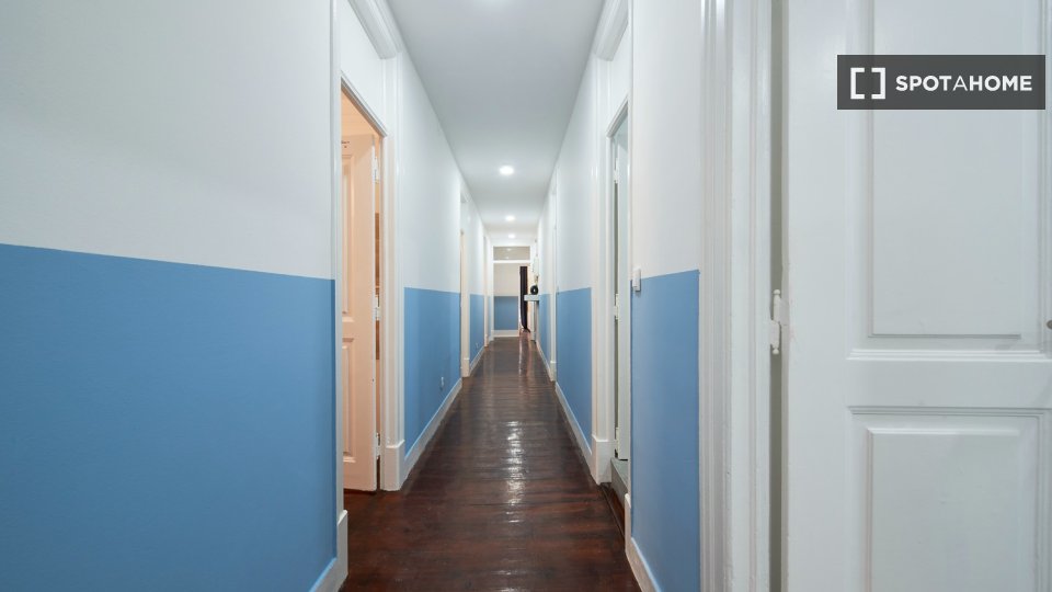 Double room Lisbon, 8 beds — photo 26