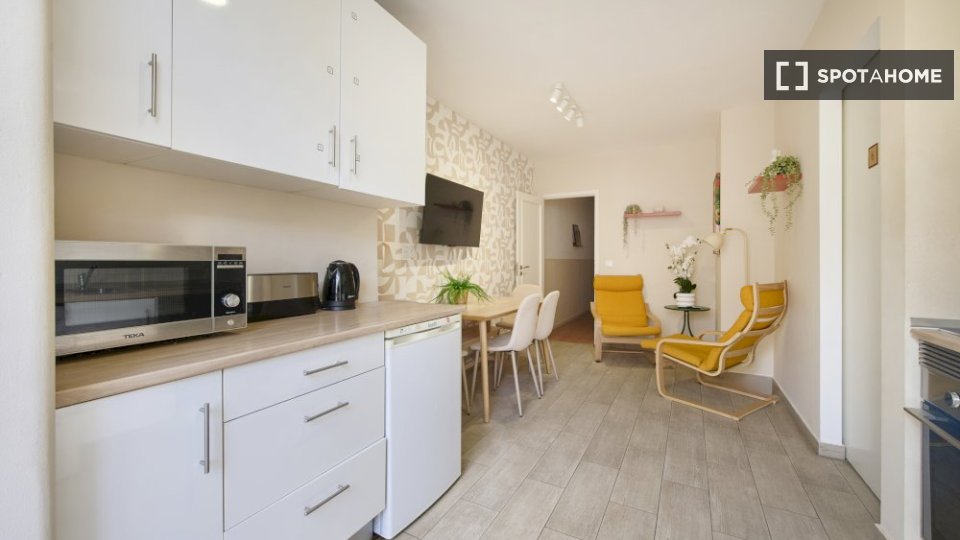 Double room Lisbon, 6 beds — photo 17