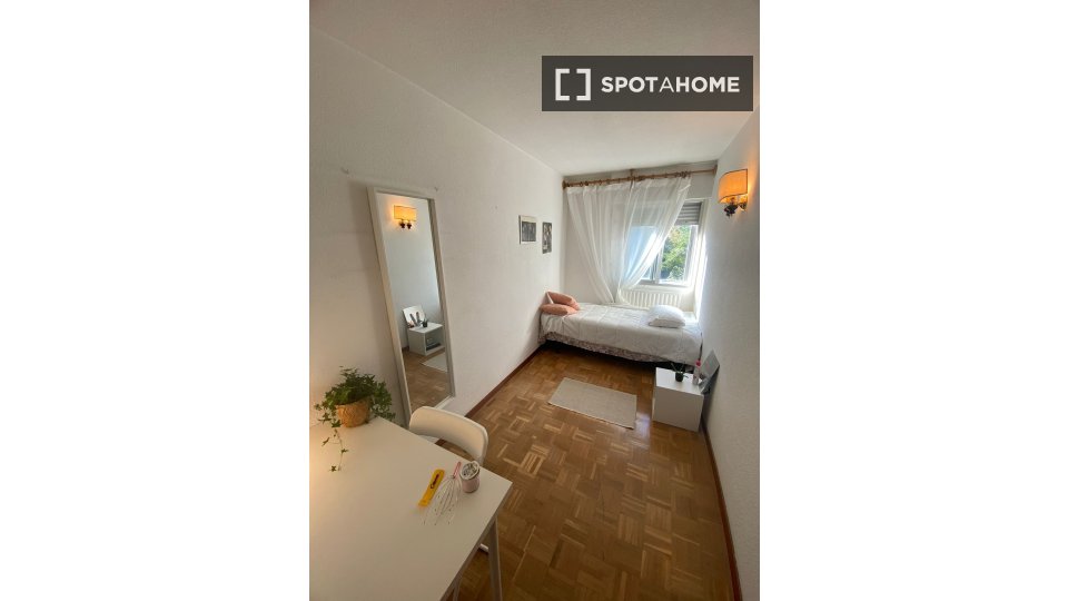 Double room Madrid, 4 beds, 78m² — photo 29