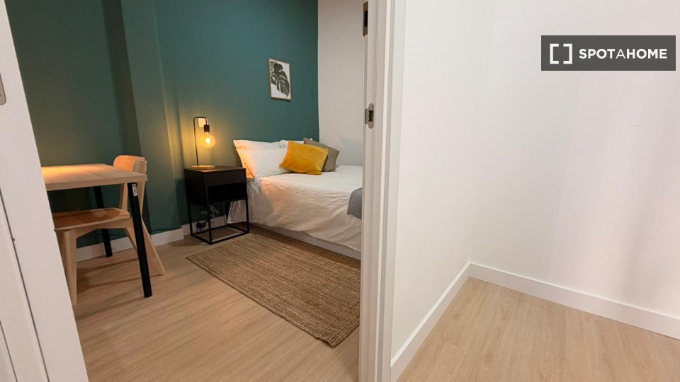 Double room Madrid, 5 beds, 90m² — photo 22