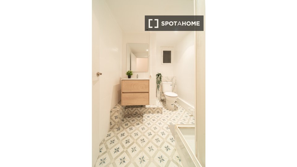 Double room Barcelona, 7 beds, 200m² — photo 8