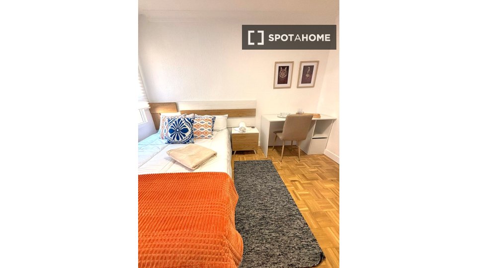Double room Madrid, 8 beds, 170m² — photo 2