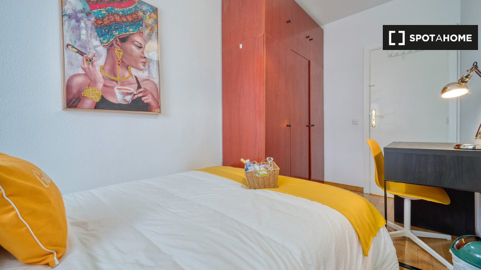 Double room Madrid, 4 beds, 50m² — photo 10