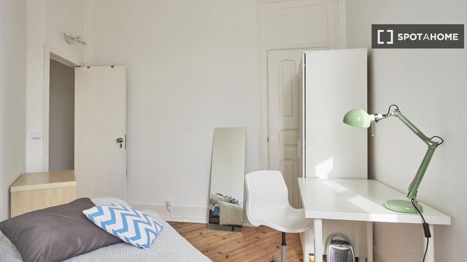 Double room Lisbon, 7 beds, 110m² — photo 30