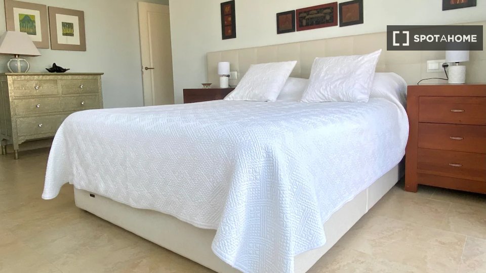 Apartment Valencia, 2 beds — photo 17