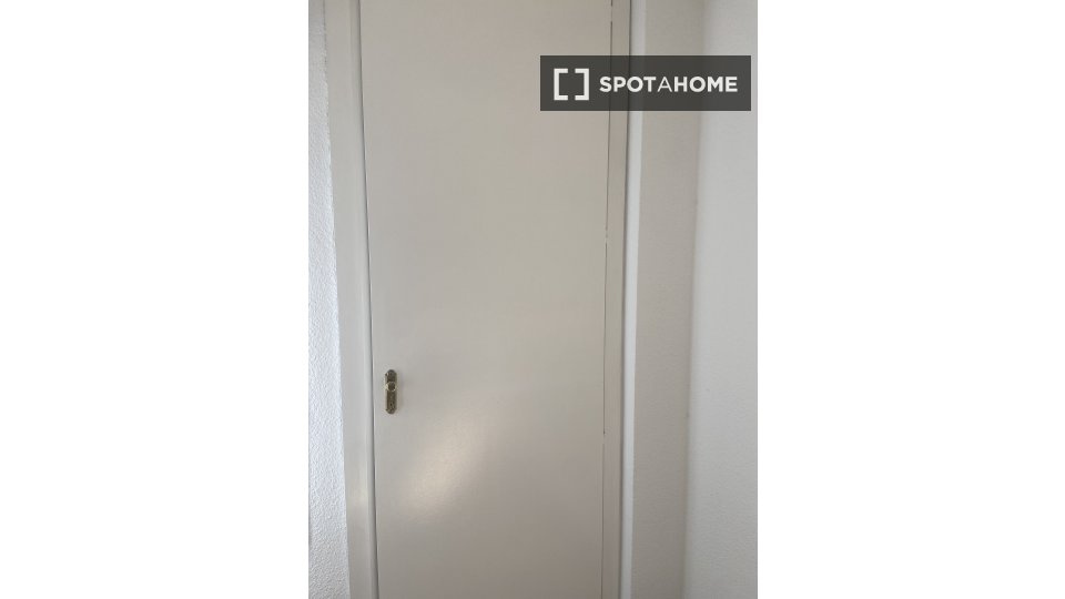 Double room Madrid, 4 beds, 78m² — photo 17