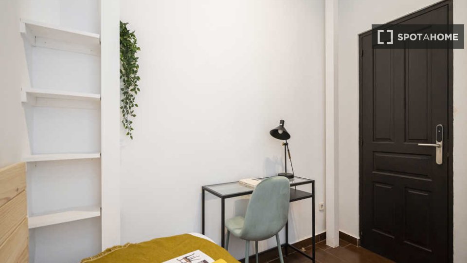 Double room Madrid, 6 beds — photo 41