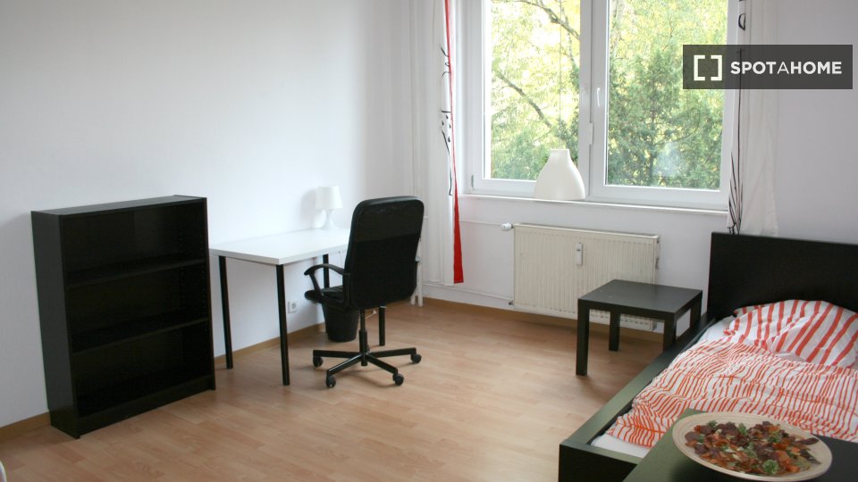 Double room Berlin, 6 beds, 158m² — photo 7