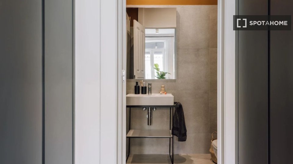 Apartment Lisbon, 1 bed — photo 8