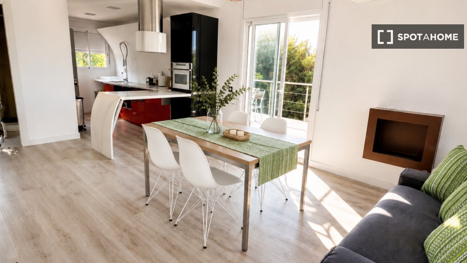 Apartment Barcelona, 4 beds, 180m² — photo 13
