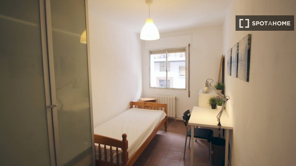 Double room Madrid, 4 beds — photo 16