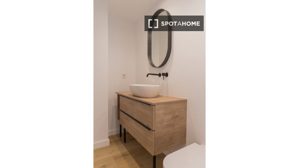 Double room Madrid, 6 beds — photo 5