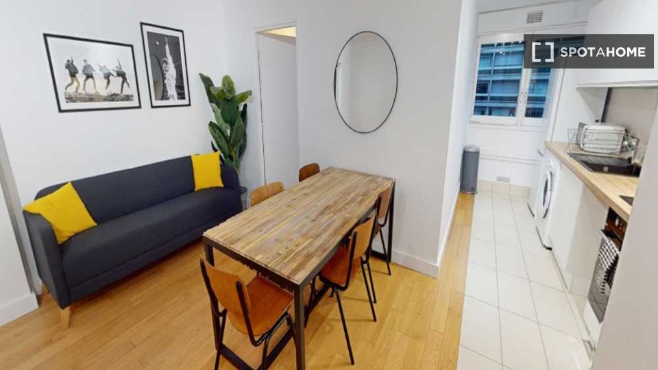 Double room Paris, 5 beds, 100m² — photo 4