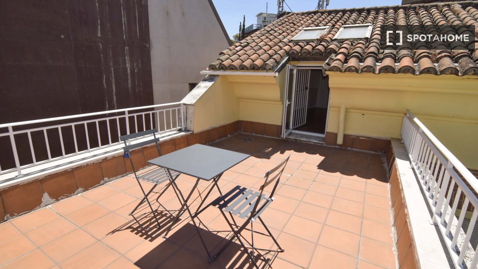 Double room Madrid, 11 beds, 503m² — photo 2