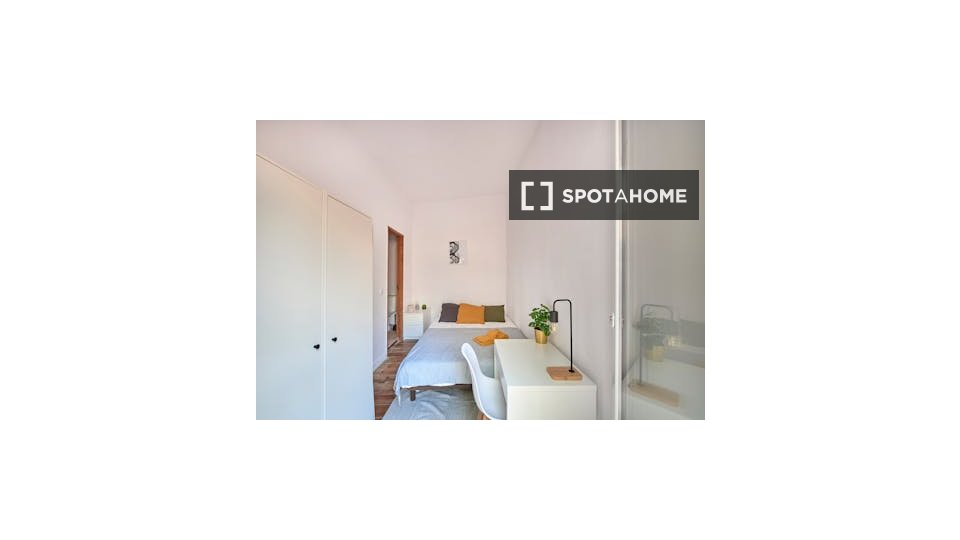 Double room Lisbon, 9 beds — photo 7