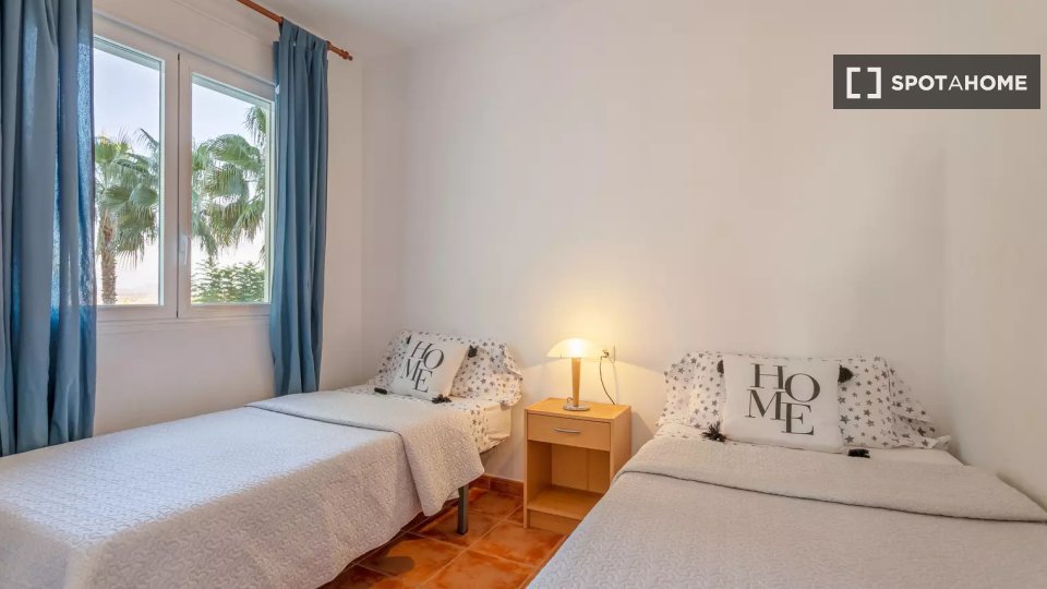 Apartment Alicante, 2 beds, 60m² — photo 4