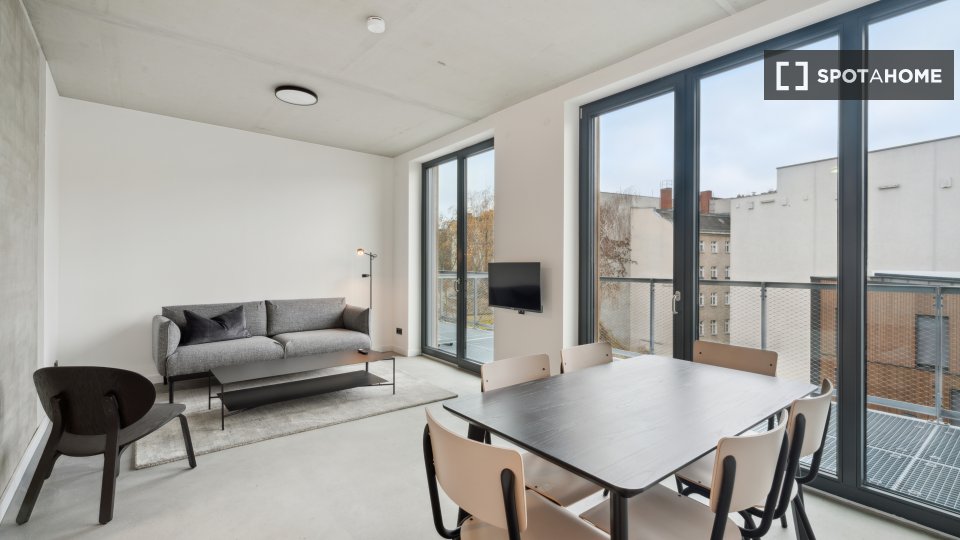 Double room Berlin, 6 beds, 121m² — photo 15