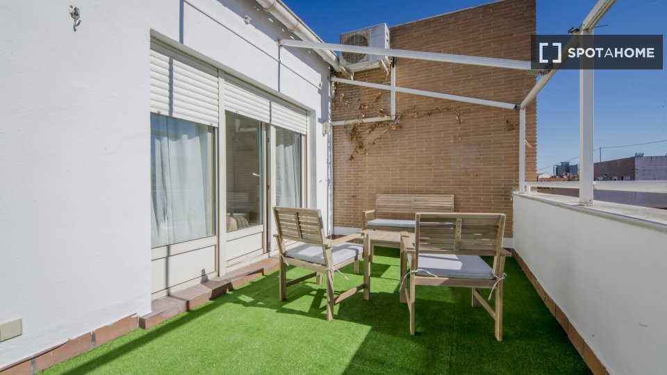 Double room Madrid, 5 beds, 80m² — photo 15