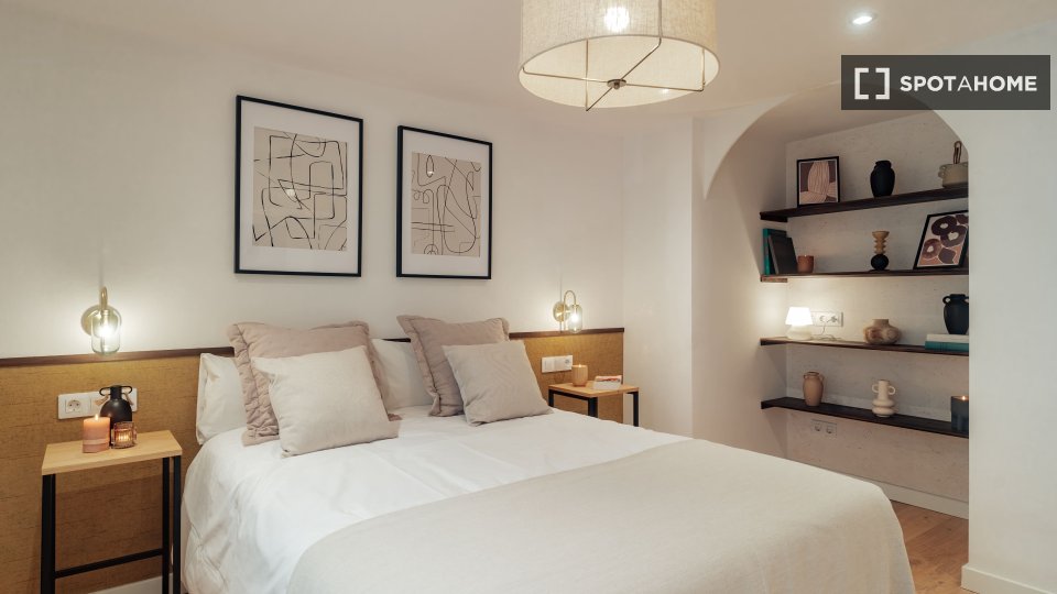 Apartment Barcelona, 1 bed, 74m² — photo 18