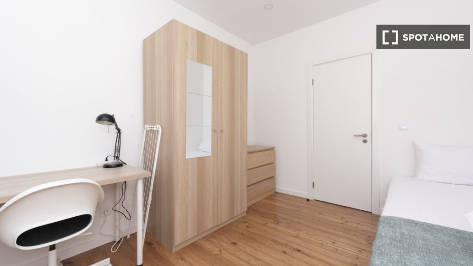 Double room Lisbon, 6 beds — photo 1