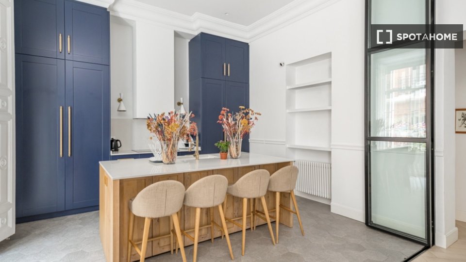 Apartment Madrid, 4 beds, 243m² — photo 18