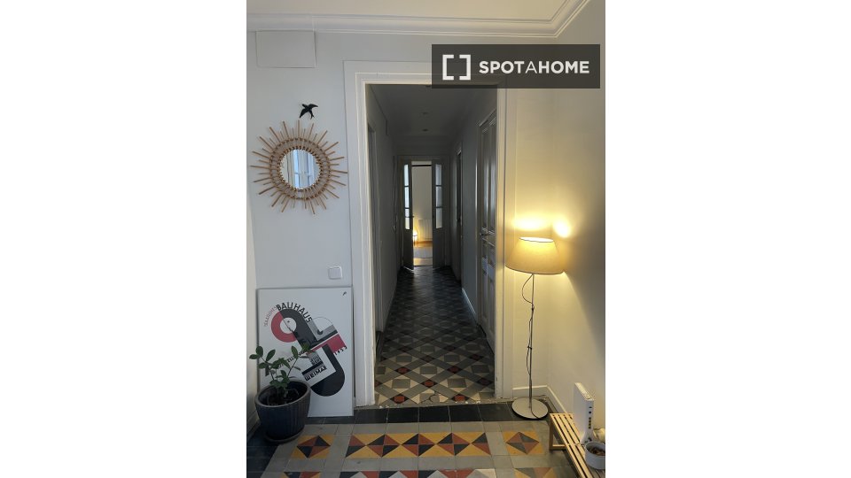Double room Barcelona, 1 bed, 95m² — photo 4
