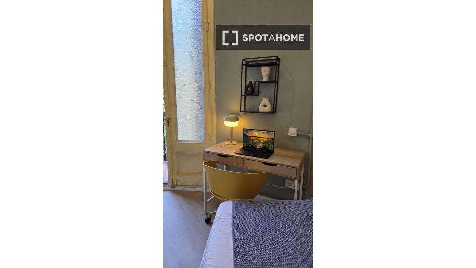 Double room Barcelona, 10 beds, 210m² — photo 1
