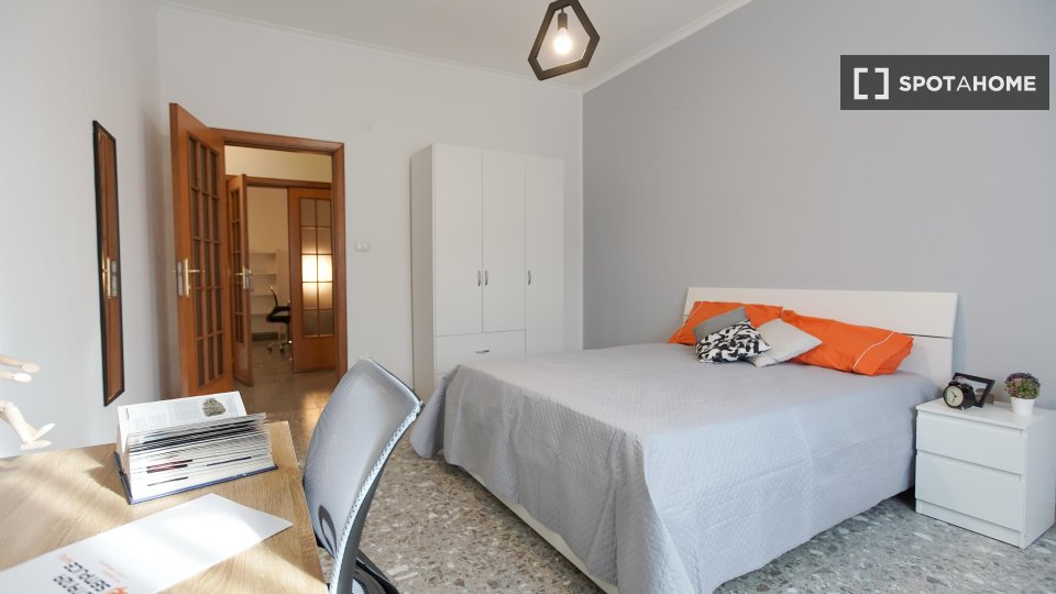 Double room Naples, 5 beds — photo 12