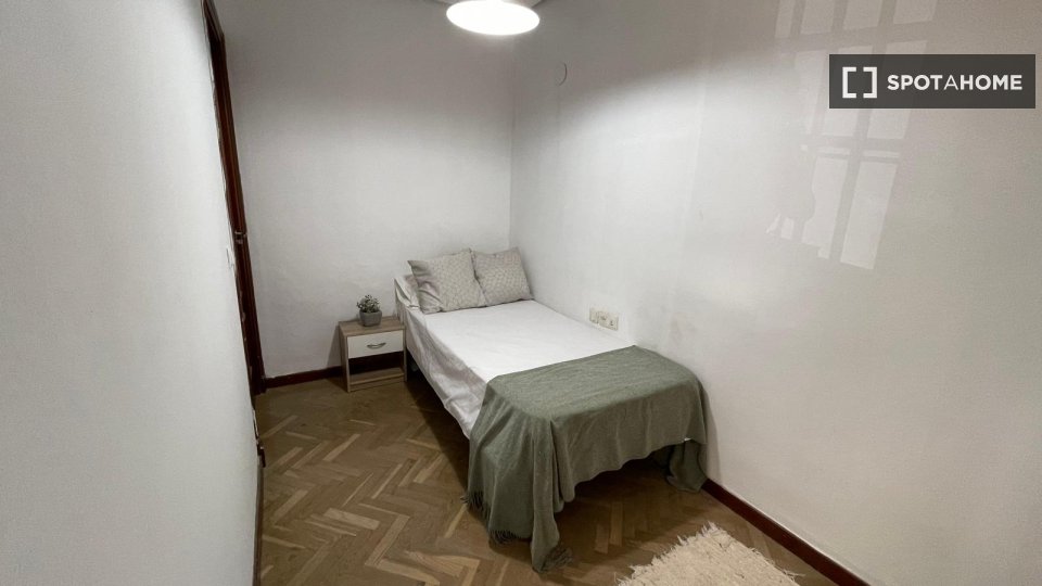Double room Seville, 10 beds, 202m² — photo 12