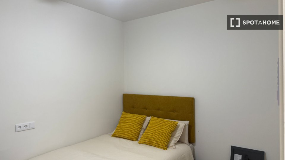 Double room Barcelona, 6 beds, 120m² — photo 30