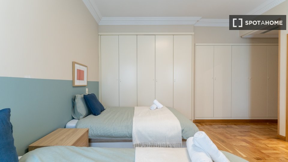 Double room Madrid, 5 beds — photo 6