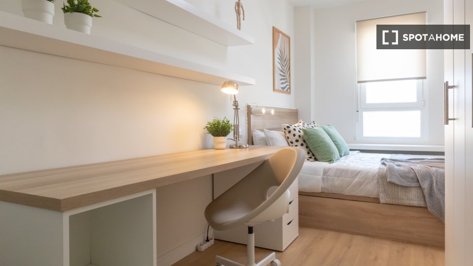 Double room Madrid, 6 beds, 200m² — photo 5